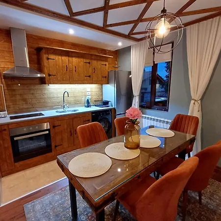 Mila Vip Apartment *